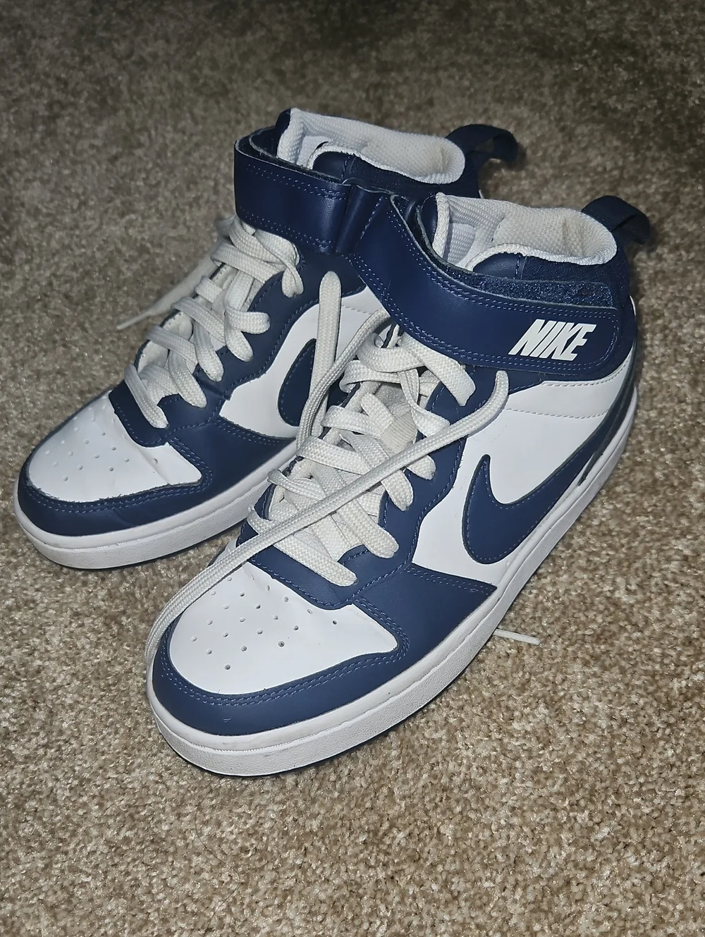 Nike Kid Boy's Court Borough Sneaker Navy/White 4.5Y